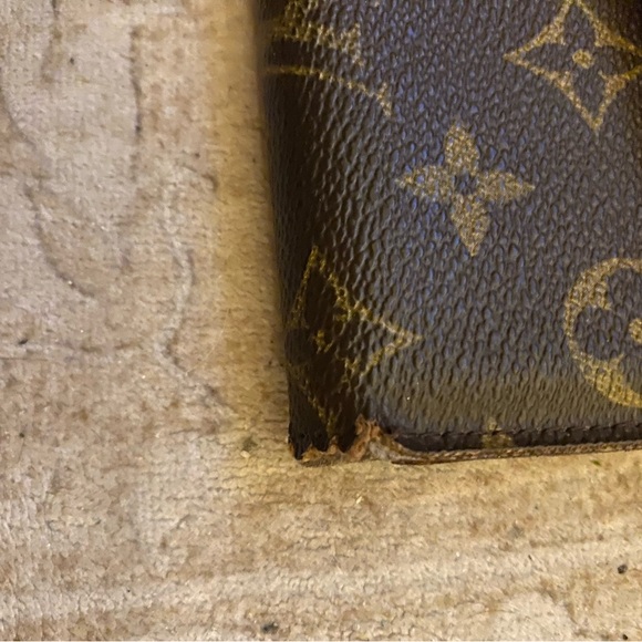 Louis Vuitton Monogram Wallet! - Picture 5 of 8